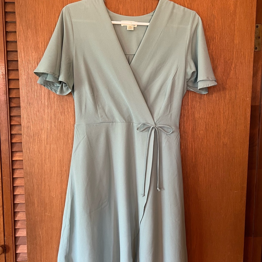 Elegant Wrap Dress in Soft Green